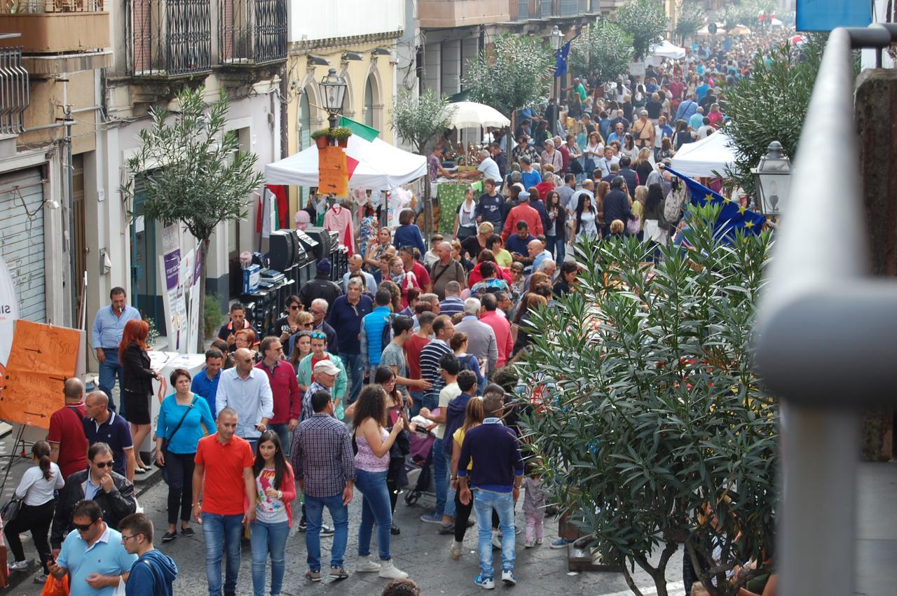 B&B Il Rosso E Il Nero Zafferana Etnea Εξωτερικό φωτογραφία